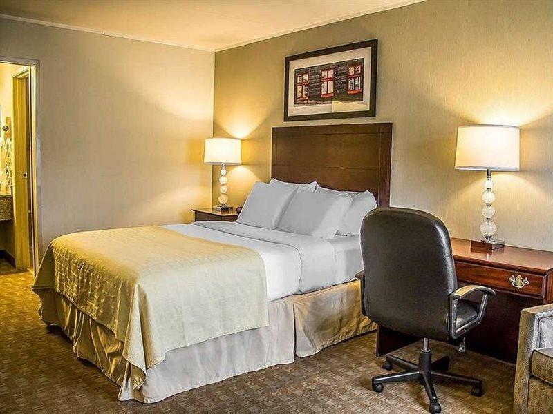 Quality Inn Cambridge Bagian luar foto