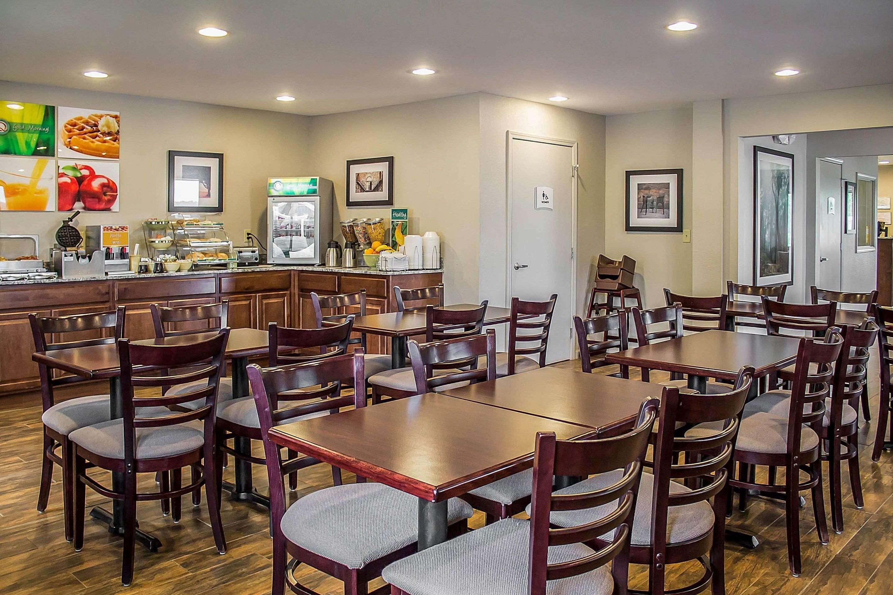 Quality Inn Cambridge Bagian luar foto