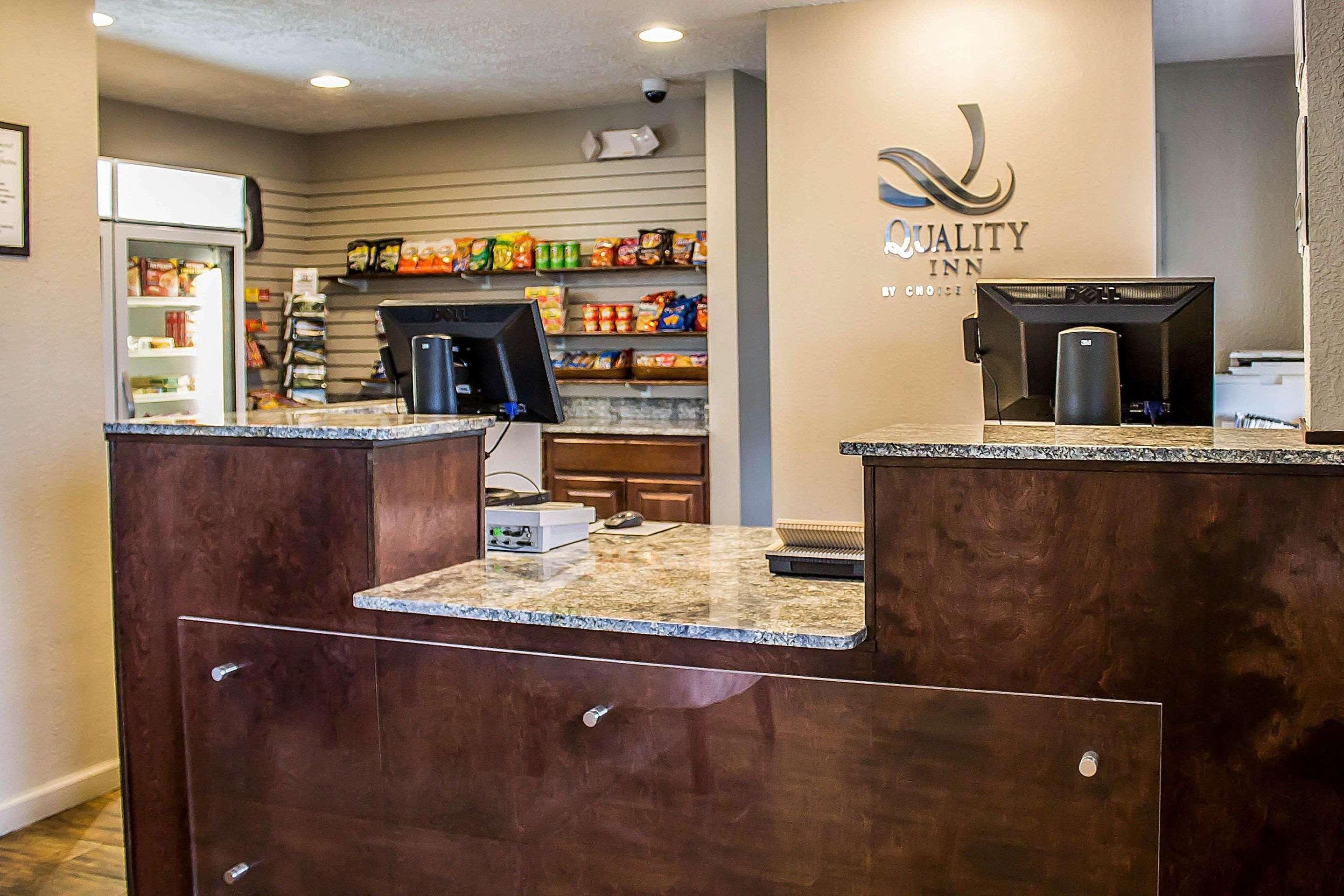 Quality Inn Cambridge Bagian luar foto