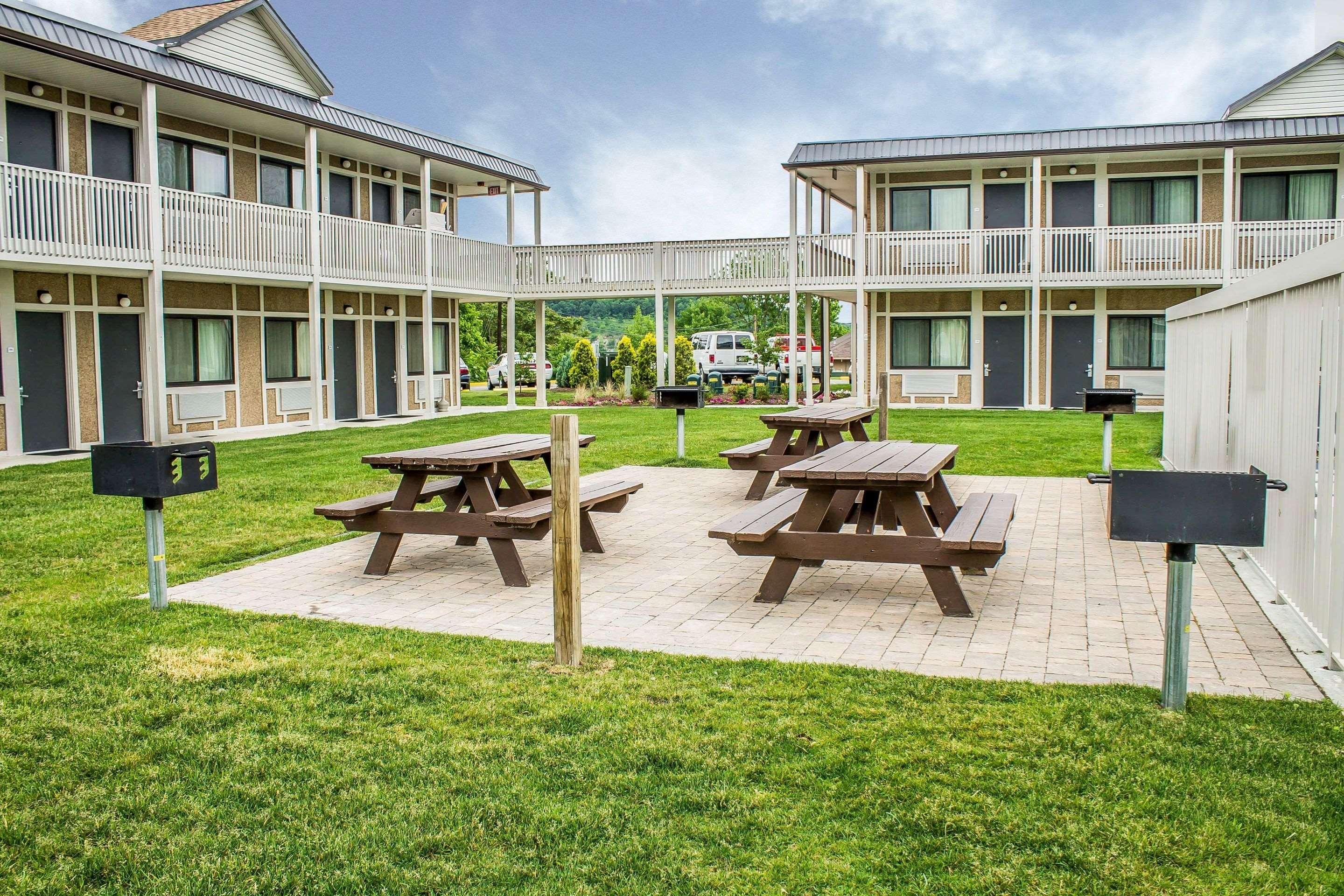 Quality Inn Cambridge Bagian luar foto