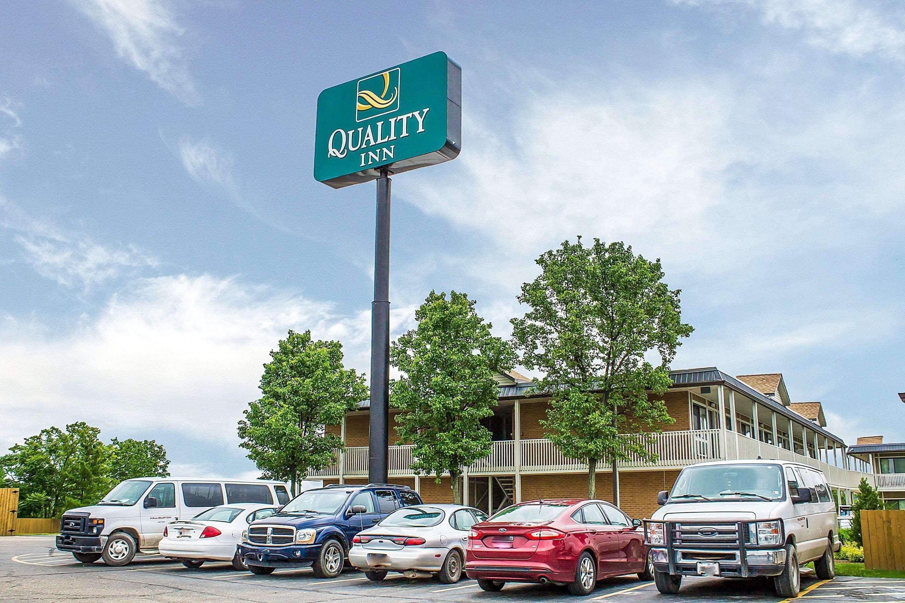 Quality Inn Cambridge Bagian luar foto