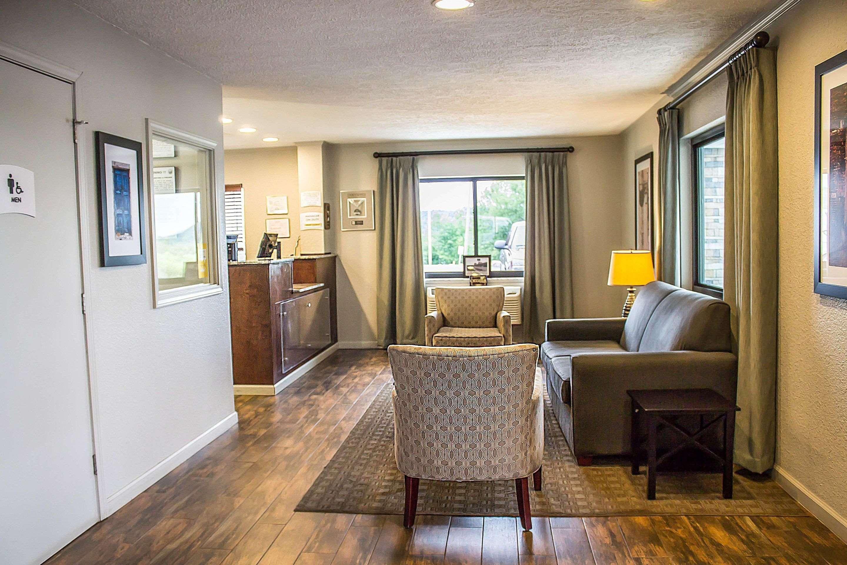 Quality Inn Cambridge Bagian luar foto