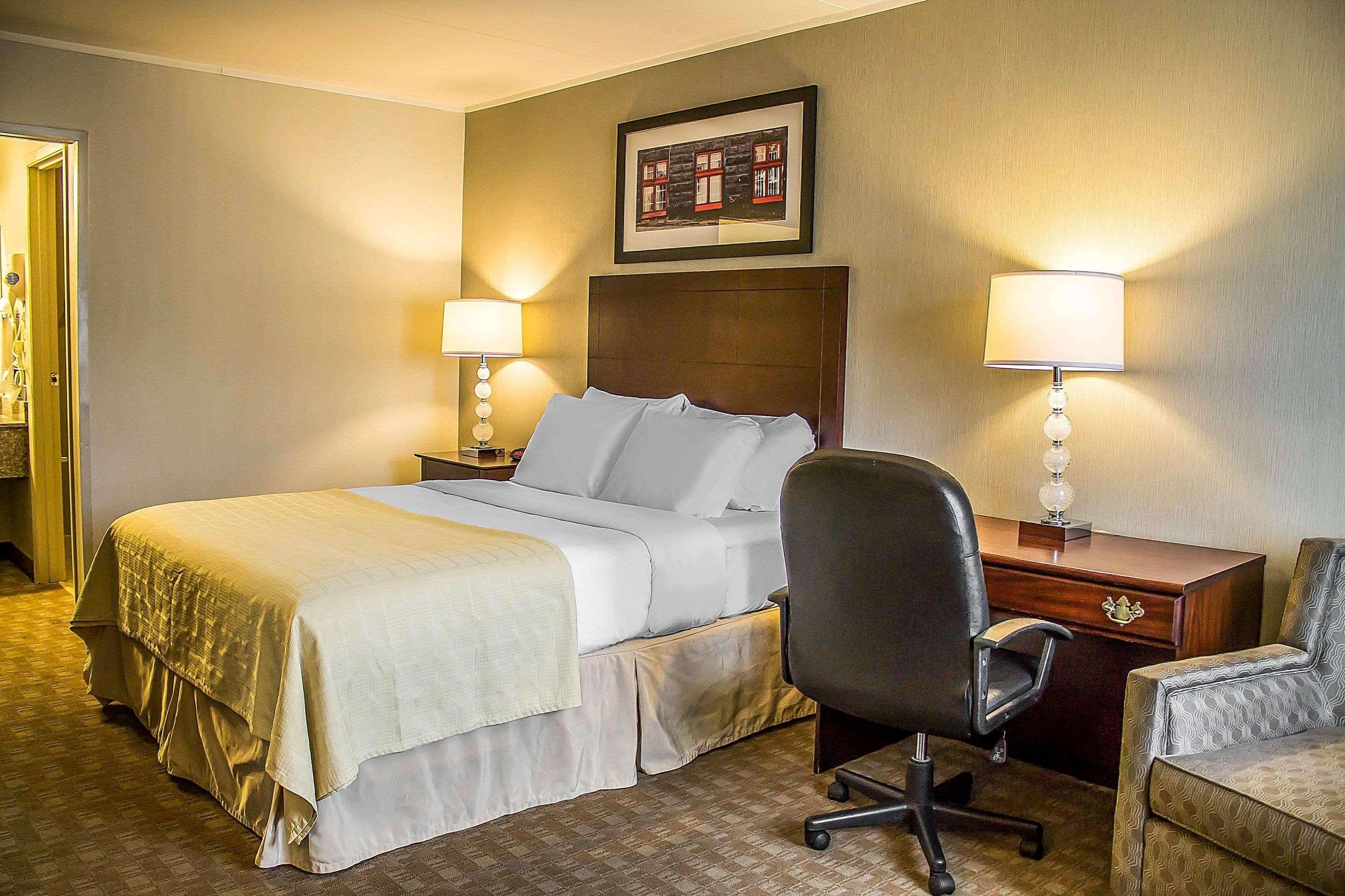 Quality Inn Cambridge Bagian luar foto