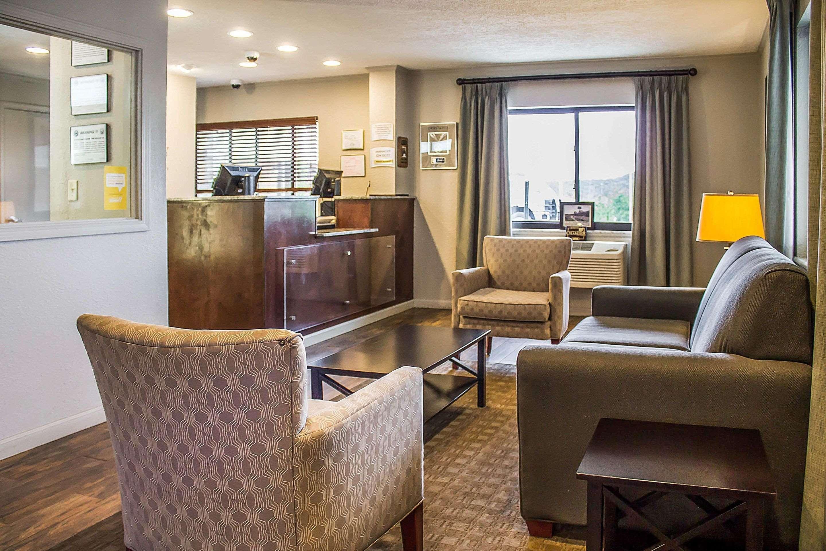 Quality Inn Cambridge Bagian luar foto